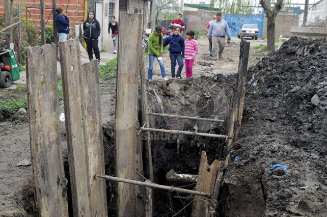 En Santa Rosa cuatro familias, sin casa por peligro de derrumbe