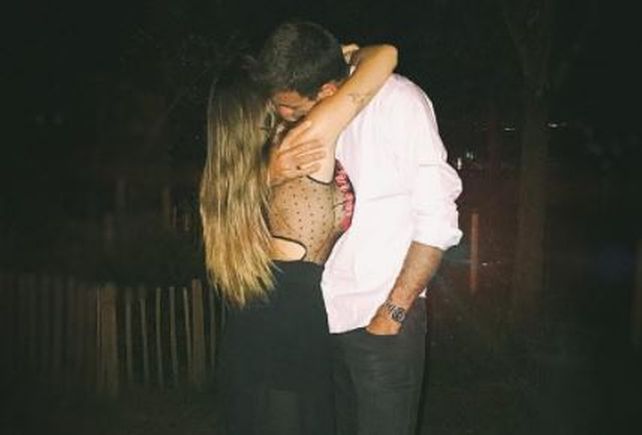 La foto que muestra a Del Potro cuando mira encantado a su novia Jimena Barón
