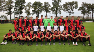 El plantel de Newells que disputará el torneo juvenil en el Centro de Entrenamiento Jorge Bernardo Griffa.