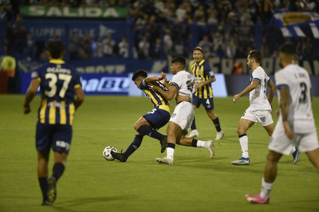 Central jugó sin ambición y al final cayó con Vélez por un cabezazo de Osorio