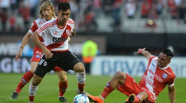 Argentinos amargó a River en el Monumental  y lo dejó sin la punta