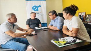 Los funcionarios dialogaron en el marco de la 20° edición del Torneo de Beach Volley Copa Orlando Lovera que se disputará el 3, 4 y 5 de febrero en el polideportivo municipal Marcelo Tica Borghello de la localidad.&nbsp;