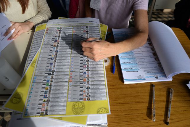 El gobierno provincial fijó el calendario electoral para los cargos provinciales, municipales y comunales.
