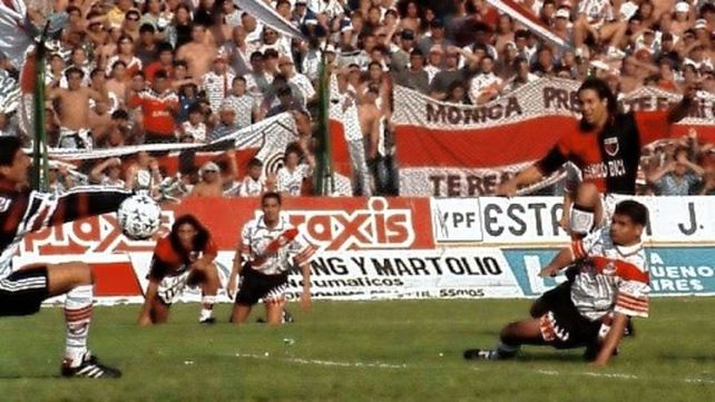 A 24 años de la memorable goleada 5-1 de Colón ante River