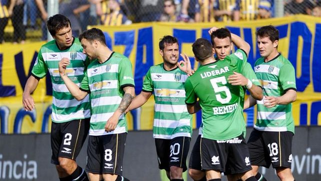 Banfield aplastó a Central en Rosario y lo goleó 4 a 0