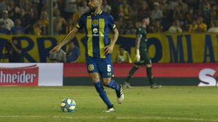 Tiempos pasados. Joaquín Laso, con la 6 auriazul. Ahora está en Independiente y reclamó una deuda no pagada desde 2021.