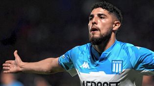 Maximilian Romero festeja el gol del triunfo de Racing.