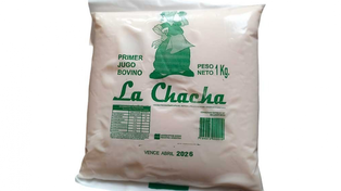 Santa Fe. Al no corresponder el registro de Senasa a este alimento y no declara la información obligatoria, resulta ser un producto falsificado.