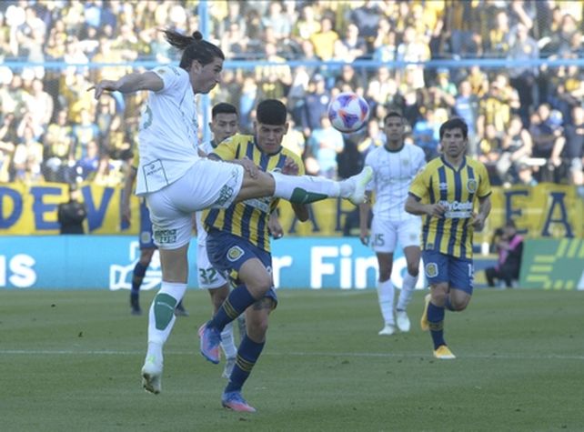 No pesó. A Fabricio Oviedo lo anticipó Dylan Gissi. El juvenil no tuvo chances.