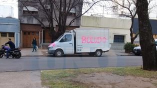Estacionó muy mal