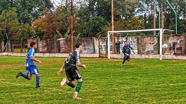 La lluvia complicó la disputa de la fecha 7 en el ascenso de Liga Santafasina