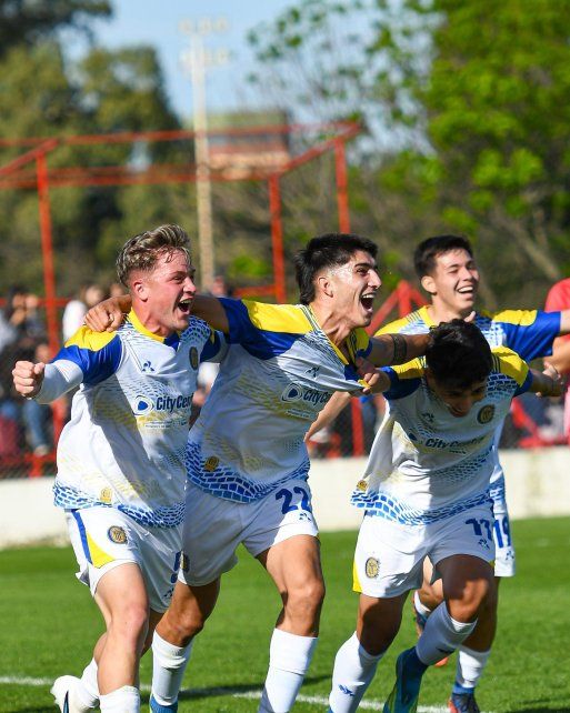 Gino Pavoni fue el autor de los dos goles con los que Central venció como visitante a Argentinos Juniors.