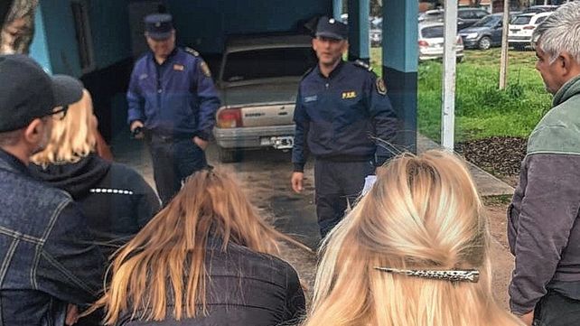 Vecinos de Sauce Montrull movilizados por la domiciliaria de dos detenidos