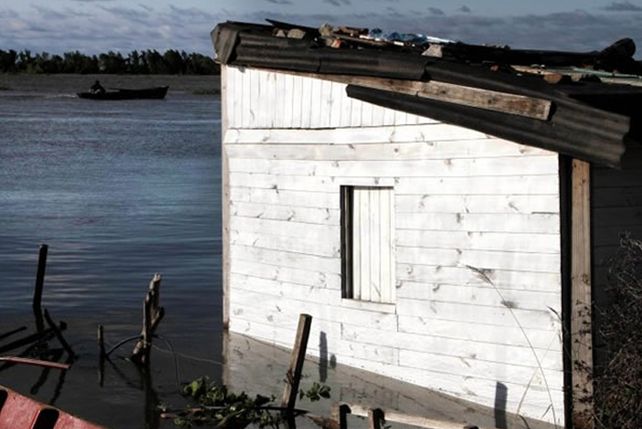 Hay unas 800 familias evacuadas por las inundaciones