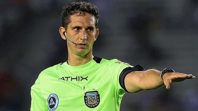 Nicolás Lamolina cobró un penal inexistente que le dio el triunfo a Quilmes.