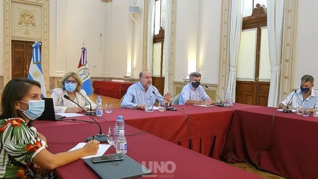 El gobernador junto a intendentes y presidentes comunales