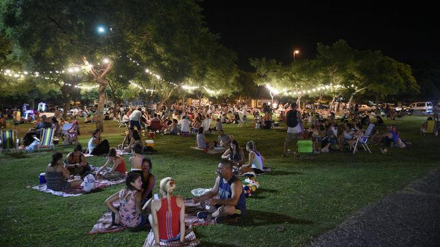 Por el clima, se reprograma el picnic nocturno en El Rosedal