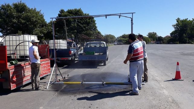 En Strobel desinfectan a todos los autos