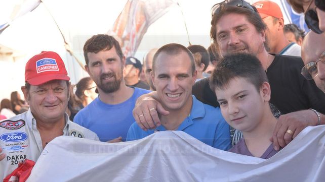 Ayer en el taller de Werner Competición los hinchas se juntaron para dar su aliento.