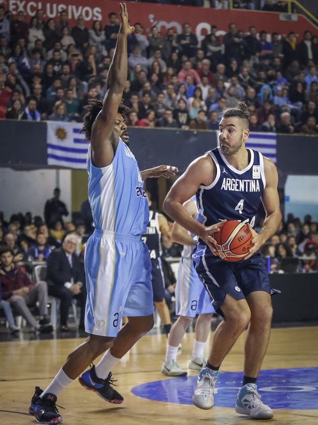 Argentina aplastó a Uruguay en el cierre de la tercera ventana FIBA