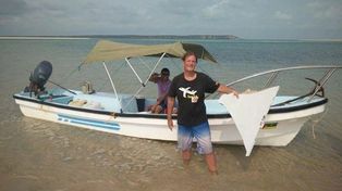 El aventurero que habría hallado restos del avión malayo