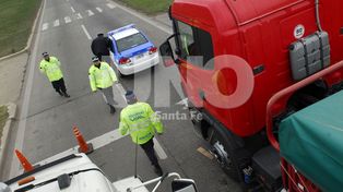 Los pescadores vuelven a cortar el tránsito en la ruta 168