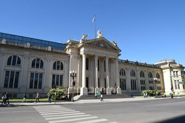 La facultad recibe una gran cantidad de solicitudes de ingreso desde el exterior cada año