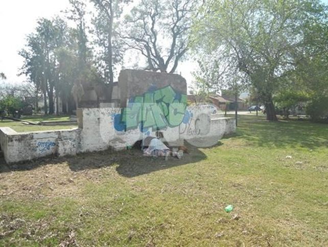Descubrieron a una pareja teniendo sexo en el Jardín República del Líbano Descubrieron a una pareja teniendo sexo en el Jardín República del Líbano