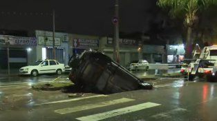 Un automóvil cayó en un pozo en Provincias Unidas al 1500