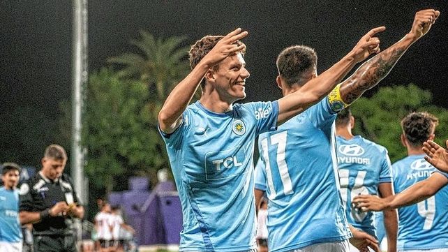 Jorge Fossati y Rolando Carlen elogiaron al lateral uruguayo Andrew Teuten que se convertirá en refuerzo de Colón.