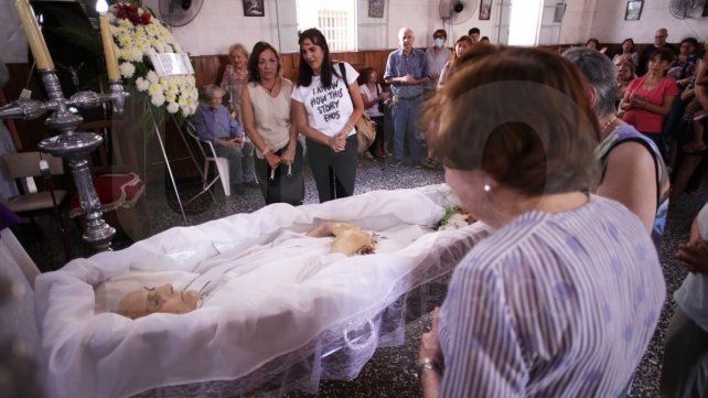 Orlando Mattiassi: despiden los restos del cura carismático
