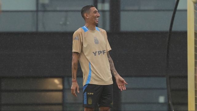 Ángel Di María marcó uno de los cinco goles en la goleada de la selección ante los canadienses.