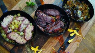 En Berazategui, una hipótesis es que la salmonella pudo haber ingresado al organismo de dos fallecidos a través del consumo de achuras.