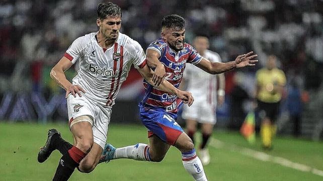 Estudiantes y Fortaleza de Brasil empataron 1-1 en la ida por los octavos de final de la Copa Sudamericana.