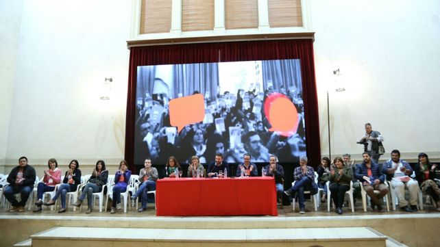 El socialismo se abroquela detrás de la reforma