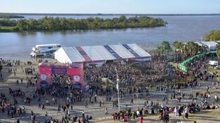 Una multitud eligió el feriado para visitar a los dinosaurios