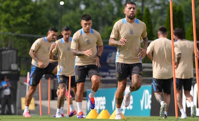 Nicolas Otamendi es uno de los candidatos a estar entre los titulares ante Perú.