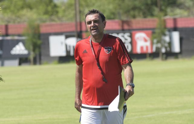 Primera práctica. El 24 de febrero de 2016 asumió en Newell’s.&nbsp;