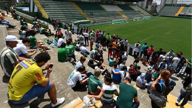 La tragedia del Chapecoense enlutó al fútbol mundial