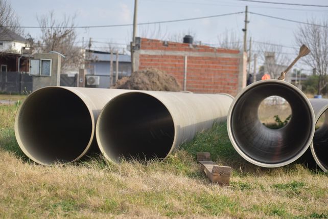 El municipio de Puerto San Martín avanza con la obra de red cloacal y estación elevadora en barrio Tierra de Sueños
