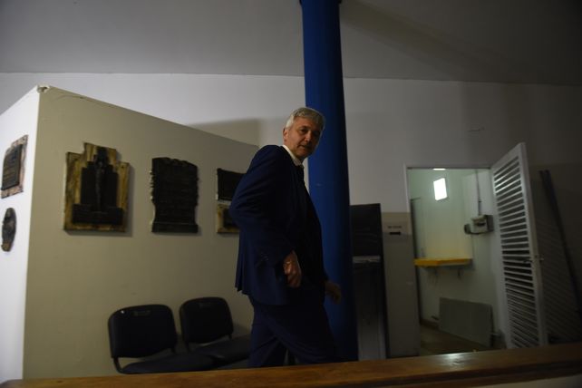 Carloni. El vicepresidente canalla hizo una pausa en la reunión dirigencial y dialogó con los medios sobre el arribo de Tevez.