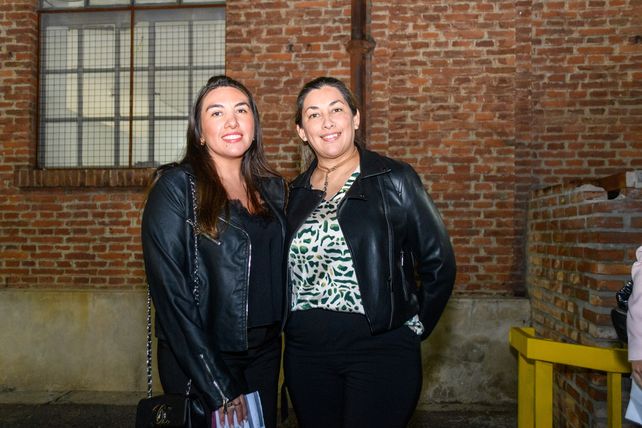 María Belén Acevedo y Valeria.