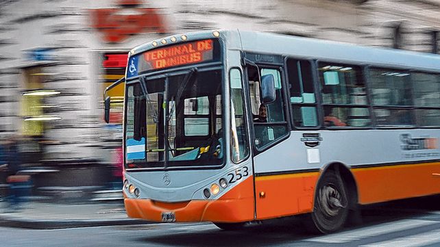 Menos impacto. El ministro de Economía dijo que la medida busca reducir la suba tarifaria de los colectivos.