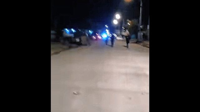 La policía quiso recuperar caballo robado y vecinos los sacaron a tiros y piedrazos