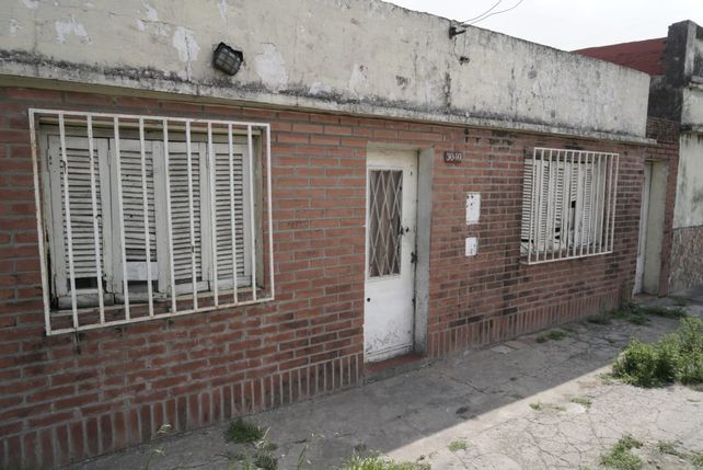 Vecinos de la mujer baleada en Bella Vista: Le vaciaron dos cargadores a la casa