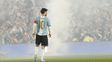 Lionel Messi en la inmensidad de un Monumental que lo vivó toda la noche. Un reconocimiento más que merecido.