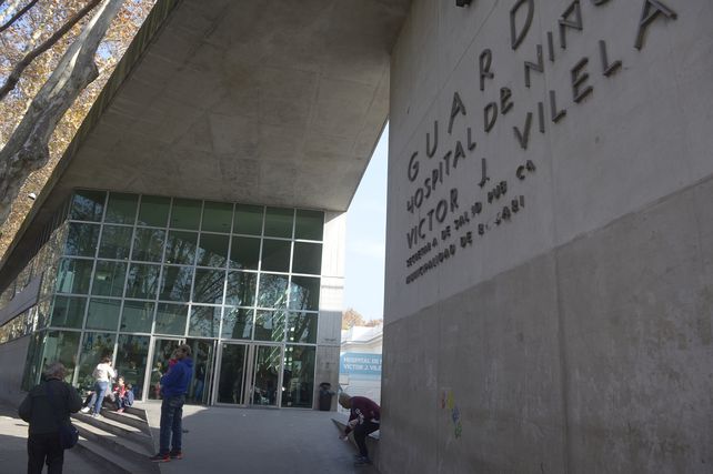 La niña es asistida en el Hospital Víctor J. Vilela. Está grave.&nbsp;