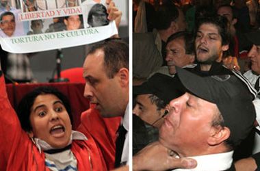 Esc Aacute Ndalo Sillazos Y Trompadas En La Presentaci Oacute N De Un Libro Cr Iacute Tico Del Indec