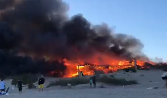 Video: ardió en llamas un clásico parador de José Ignacio, al lado de Punta del Este