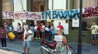 Los trabajadores de LT14 y Baxada impidieron que RTA bajara la señal de la FM